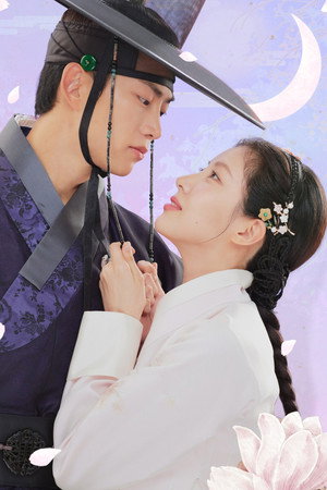 남주의 첫날밤을 가져버렸다 poszter