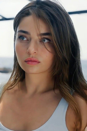 Ayça Ayşin Turan profil kép