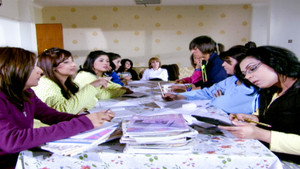 أميمة في دار الأيتام kép