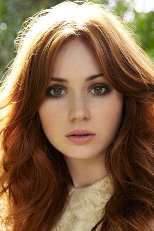 Karen Gillan profil kép