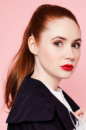 Karen Gillan profil kép
