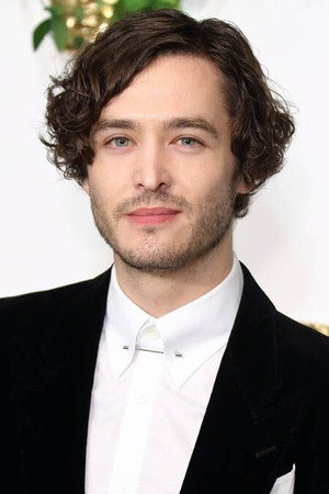 Alexander Vlahos profil kép