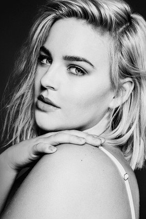 Anne-Marie profil kép
