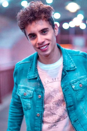 Tupac Larriera profil kép