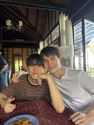 ทำนายทายทัพ poszter