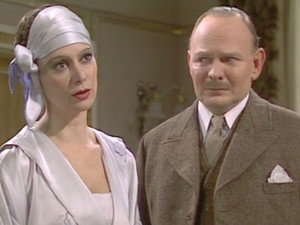 Agatha Christie - Cinkostársak 1. évad Ep.6 6. epizód