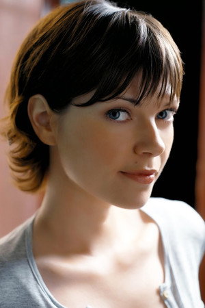 Nicole De Boer profil kép