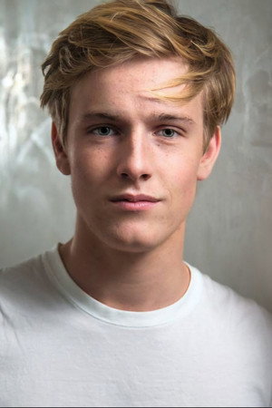 Louis Hofmann profil kép