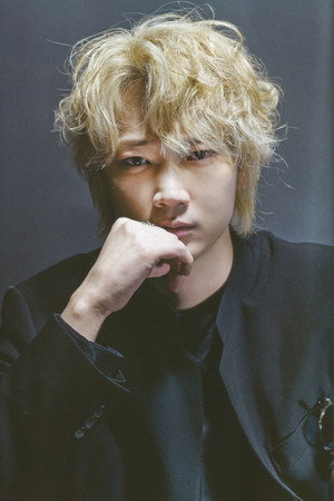綾野剛 profil kép