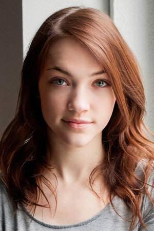Violett Beane profil kép