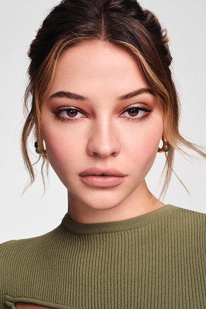 Madelyn Cline profil kép