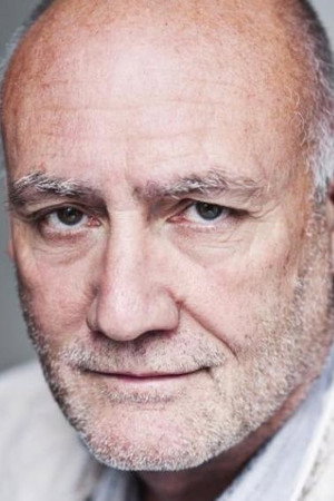 Robert Gwilym profil kép