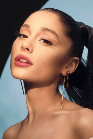Ariana Grande profil kép