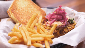 Diners, Drive-Ins and Dives 51. évad Ep.10 10. epizód