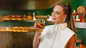 Happy Hour com Mariana Ximenes kép