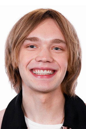 Charlie Plummer profil kép