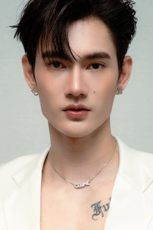 นเรศ พร้อมเผ่าพันธ์ profil kép