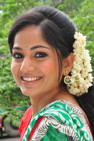 Madhavi Latha profil kép