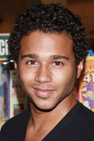 Corbin Bleu profil kép