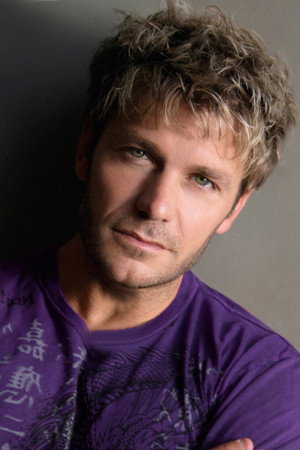 Vic Mignogna profil kép