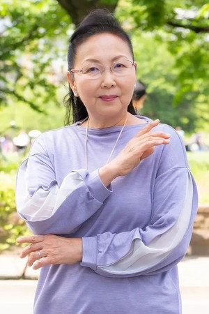 小牧リサ