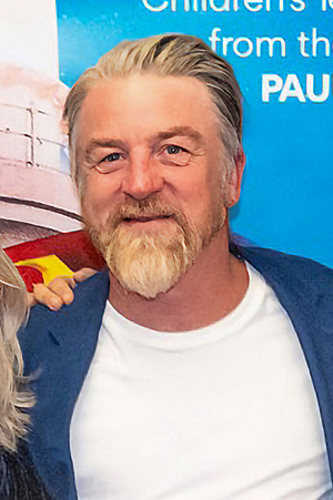 Richard Young profil kép