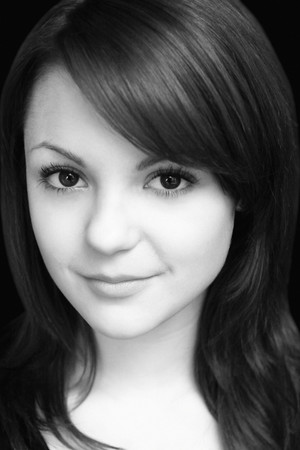 Kathryn Prescott profil kép