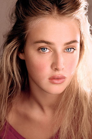 Anna van Patten profil kép