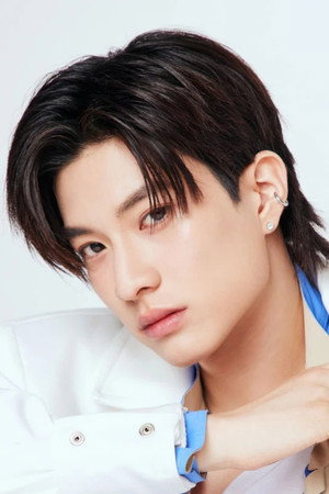 รติภัทร เหลืองวรพันธ์ profil kép