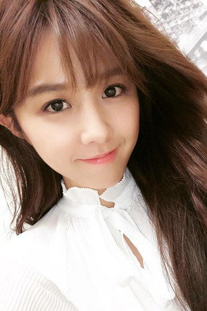 邵雨薇 profil kép