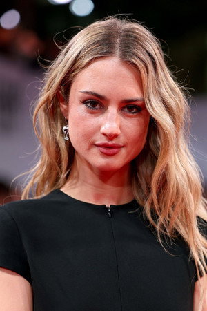 Grace Van Patten profil kép