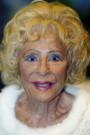 Leni Riefenstahl profil kép