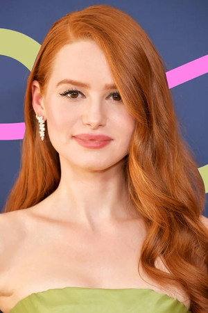 Madelaine Petsch profil kép