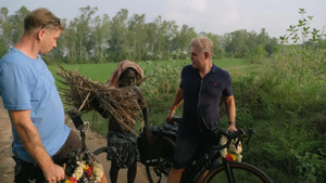The Bicycle Race 1. évad Ep.1 1. epizód