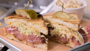 Diners, Drive-Ins and Dives 50. évad Ep.5 5. epizód