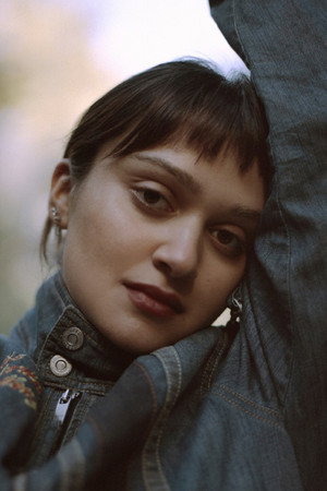 Ariela Barer profil kép