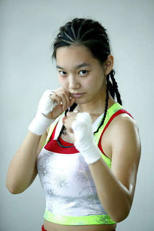 때려 poszter