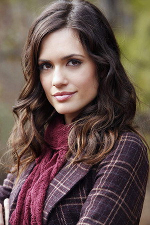 Torrey DeVitto profil kép