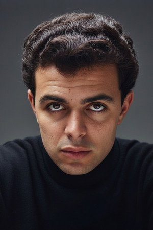 Engin Cezzar profil kép