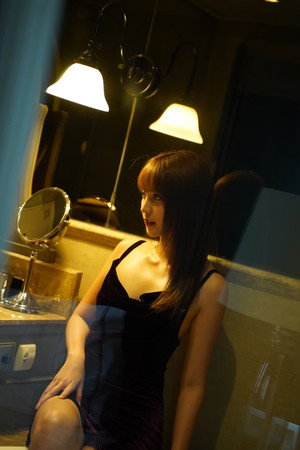 แอปลับ โรงแรมรัก poszter
