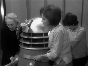 Doctor Who - Ki vagy, doki? 1. évad Ep.8 A Dalekok 4. - A rajtaütés