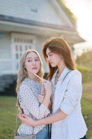 ชั่วโมงทดลองรัก poszter