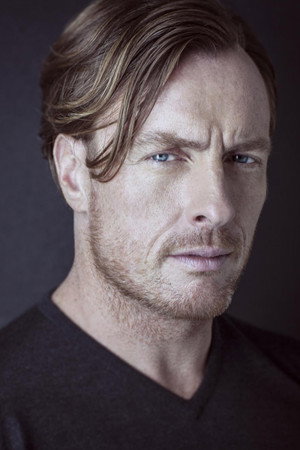 Toby Stephens profil kép