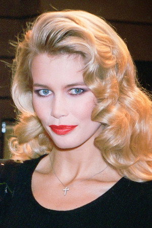 Claudia Schiffer profil kép