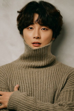 윤시윤 profil kép