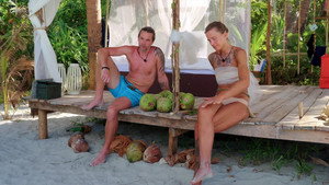 Honeymoon – líbánky k nepřežití 1. évad Ep.23 23. epizód