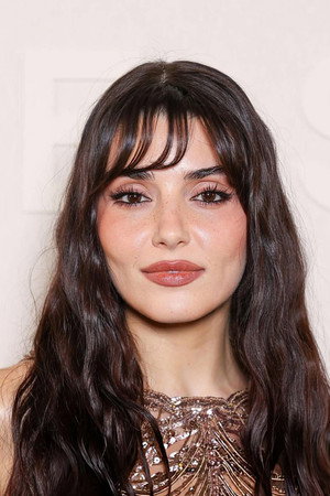 Hande Erçel profil kép
