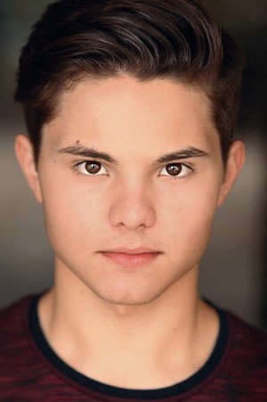 Zach Callison profil kép