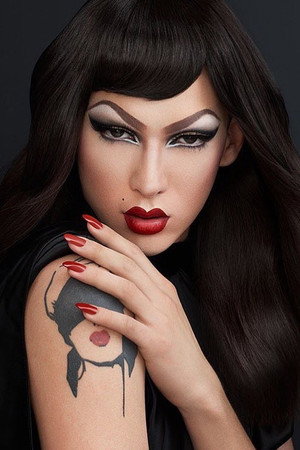 Violet Chachki profil kép