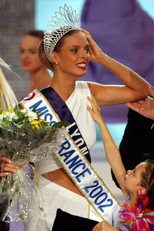 Miss France 15. évad (2001-12-08) poszter